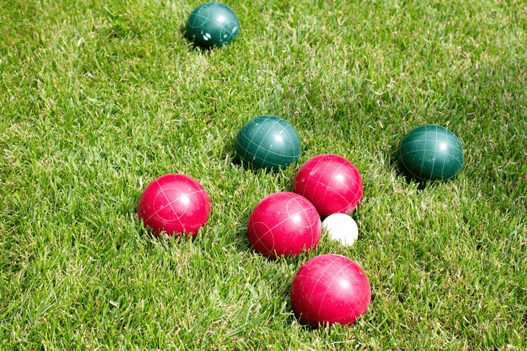 Bocce-balls-court