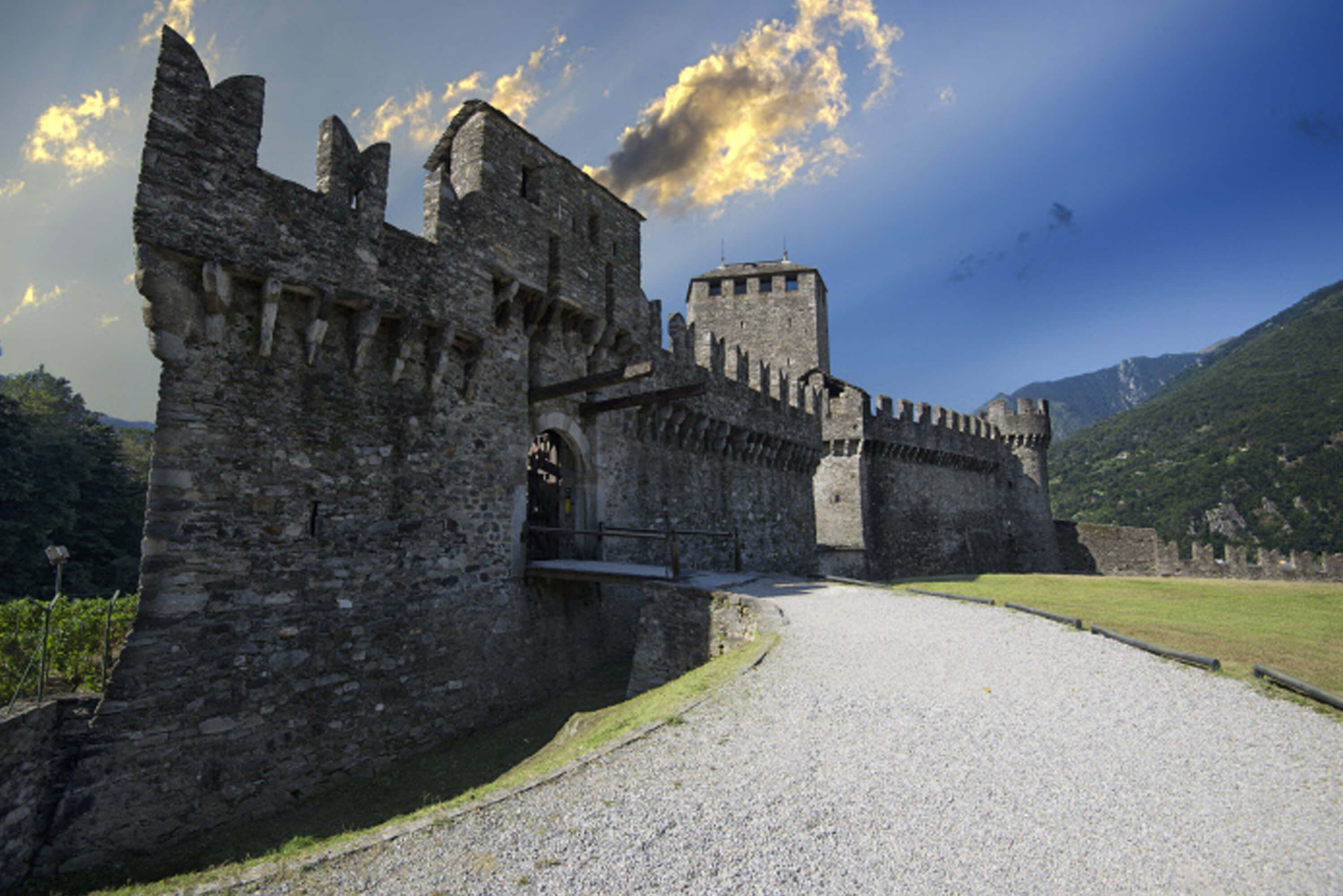 Castello-di-Bellinzona-Montebello